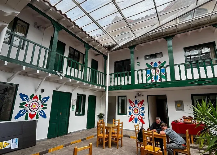 Hotel Plaza Nazarenas 3*
